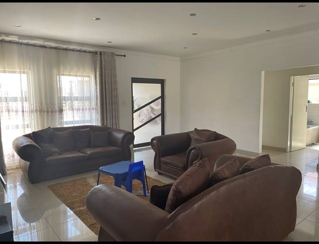3 BEDROOM FREESTANDING FOR SALE IN THE ORCHARDS
